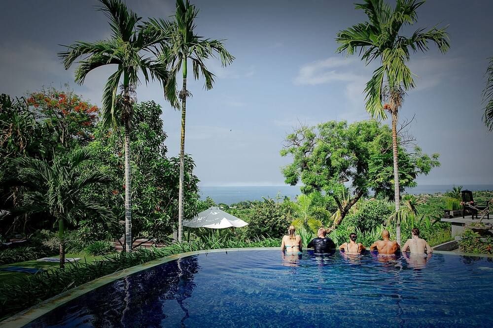 בריכה תמונה