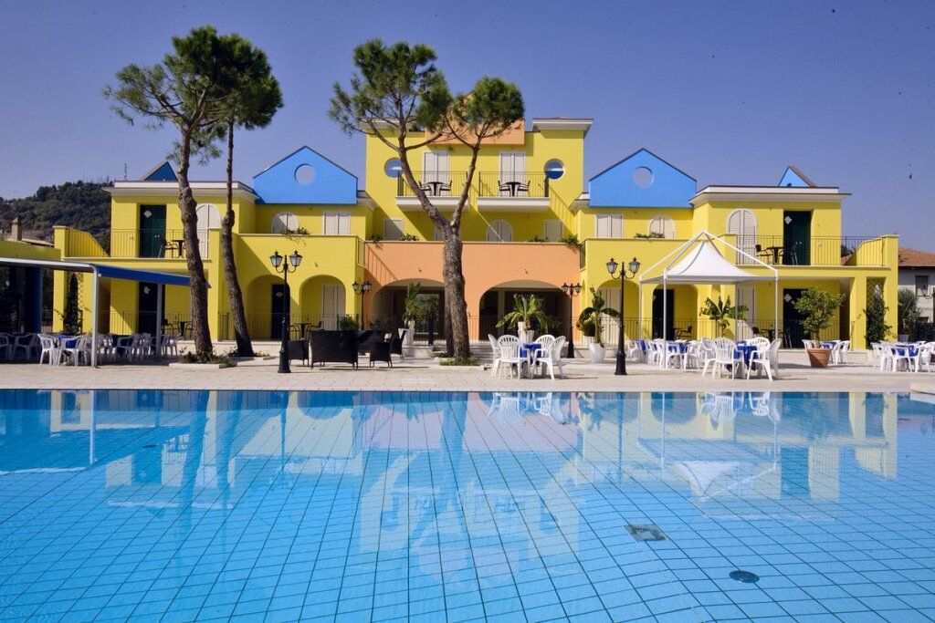 בריכה תמונה