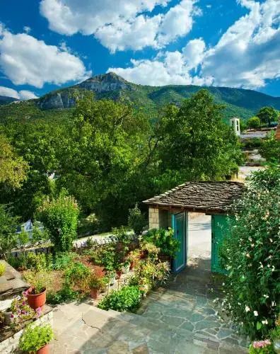 נוף חיצוני תמונה