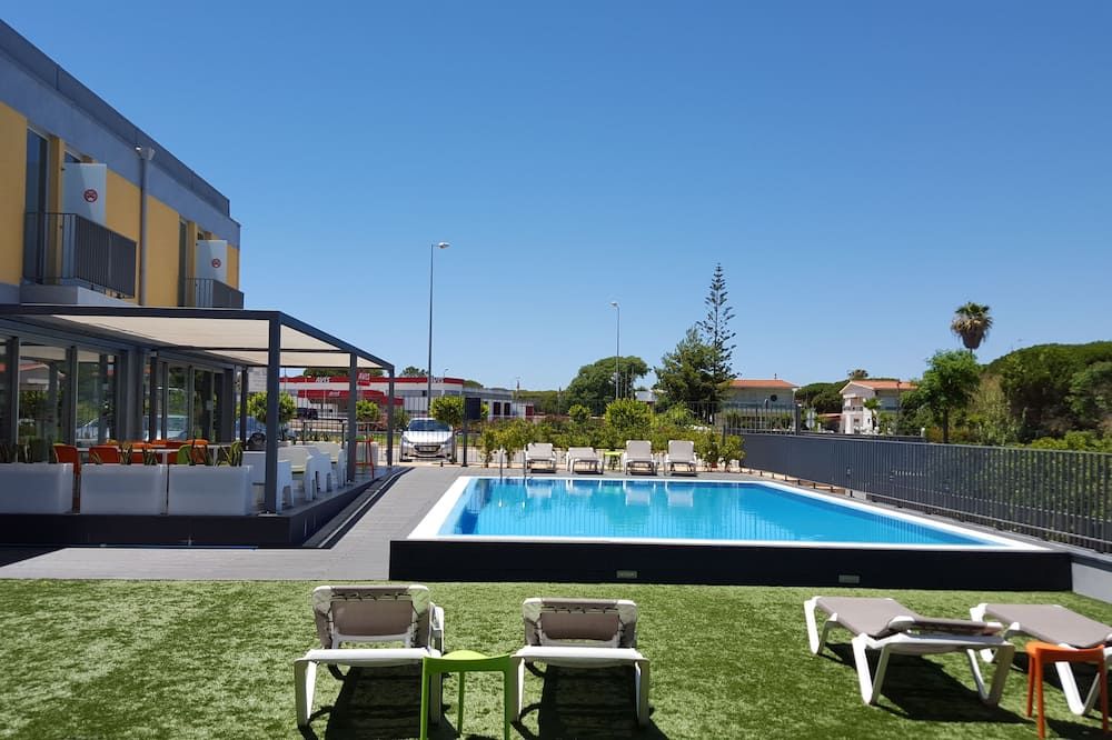 בריכה תמונה