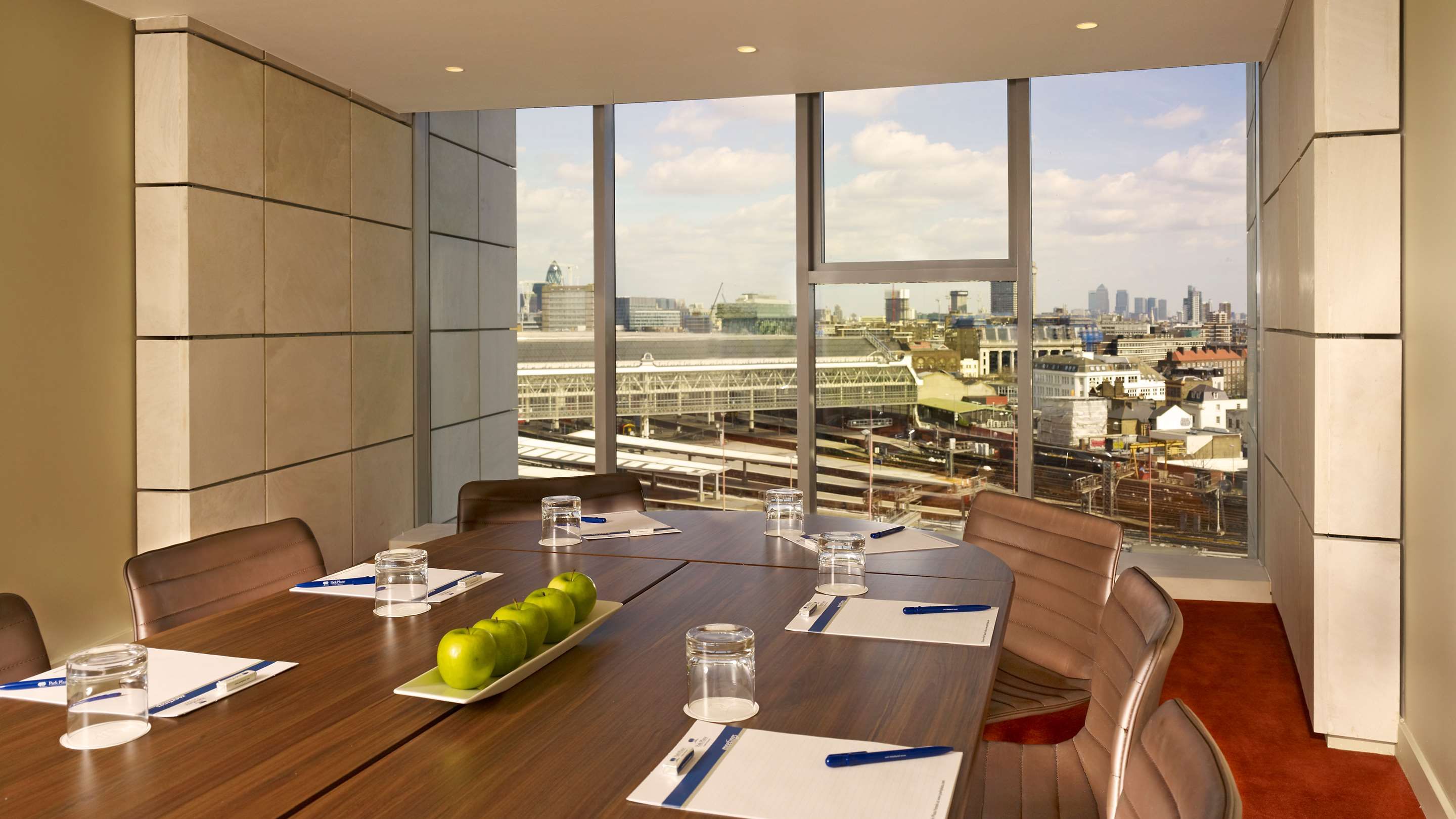 חדר ישיבות