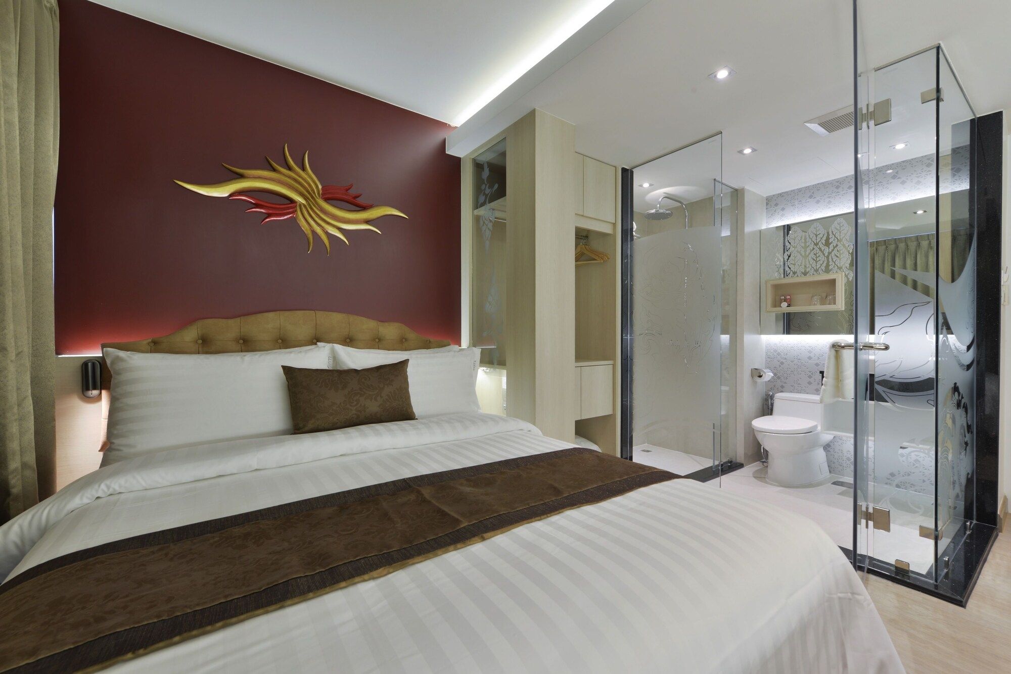 אחר