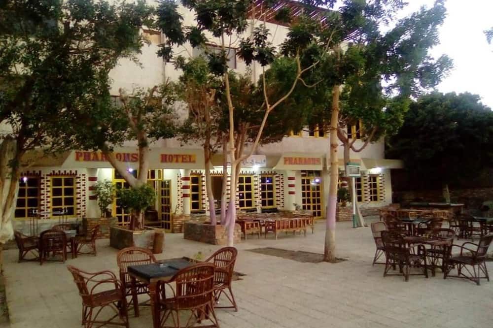 פטיו