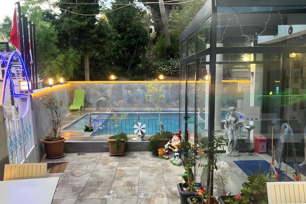 בריכה תמונה