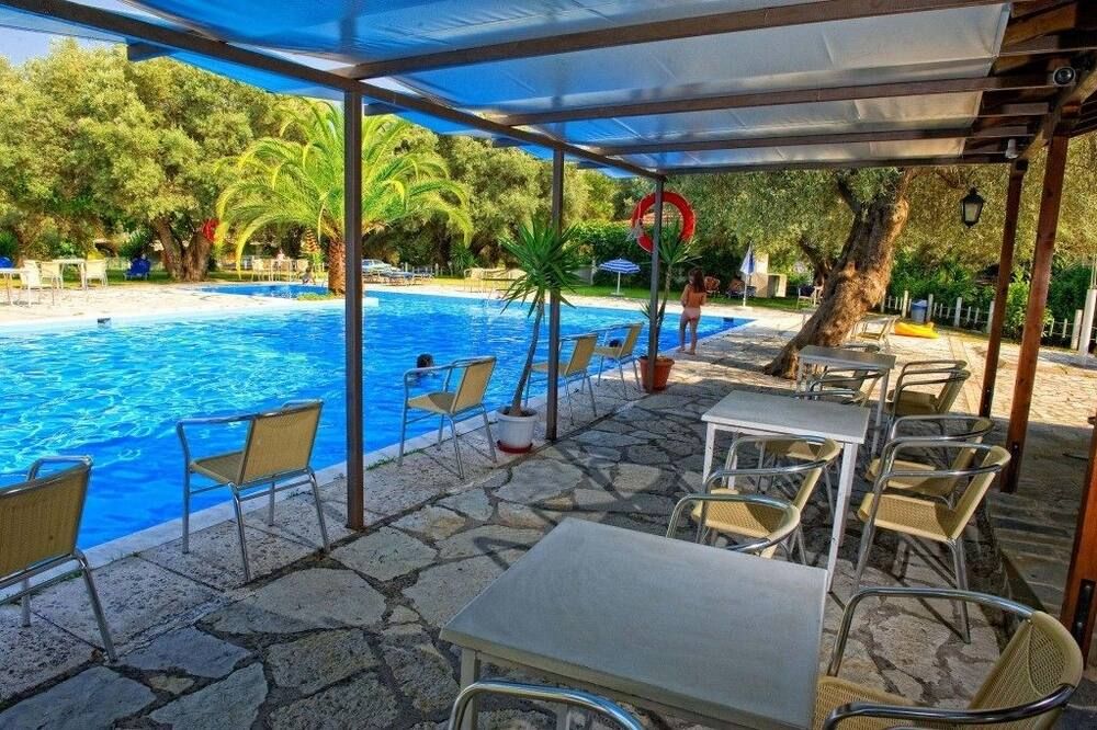 בריכה תמונה