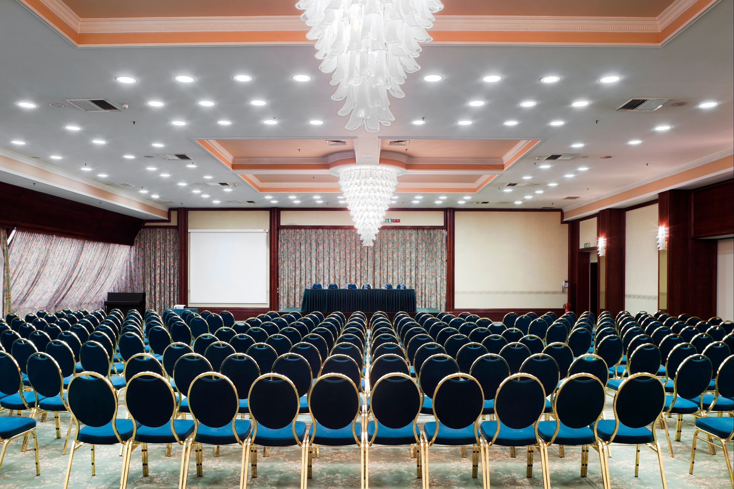 חדר ישיבות