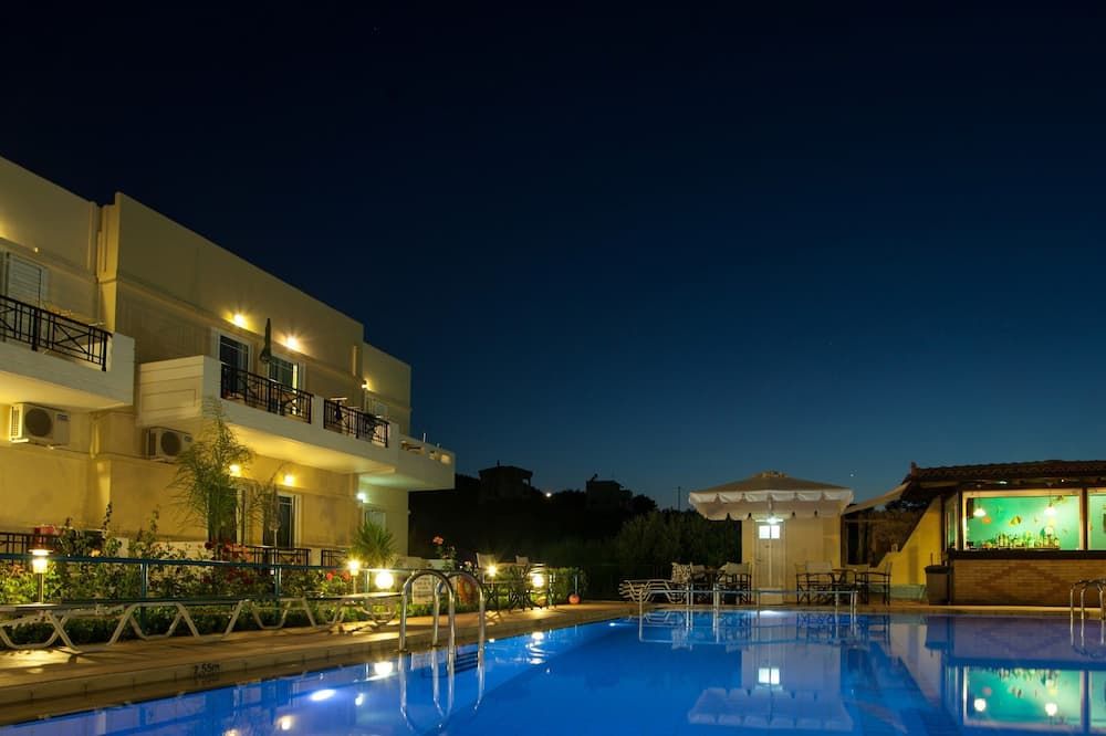 בריכה תמונה