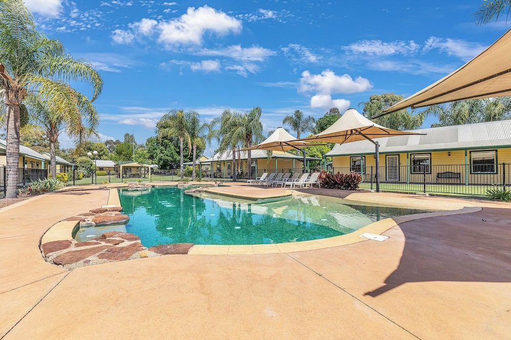 בריכה תמונה