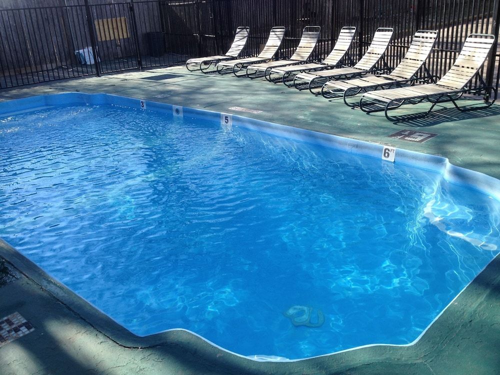 בריכה תמונה