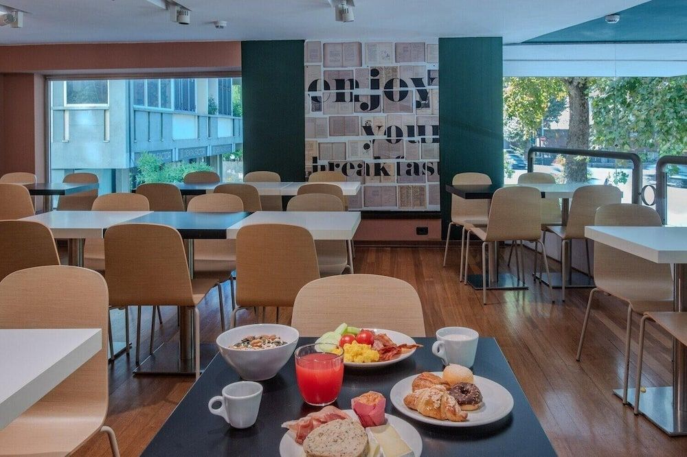 מסעדה תמונה