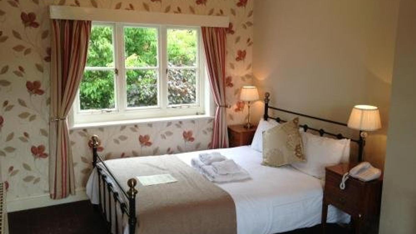 Scarborough Hill Country Househotel