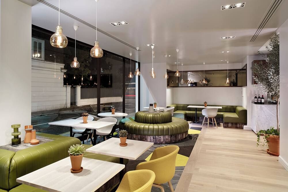 מסעדה תמונה