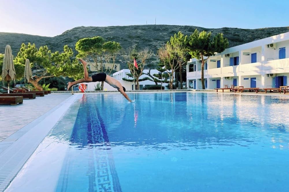 בריכה תמונה