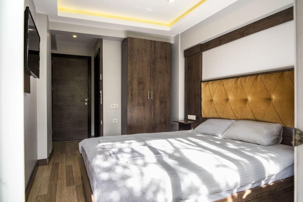 אחר