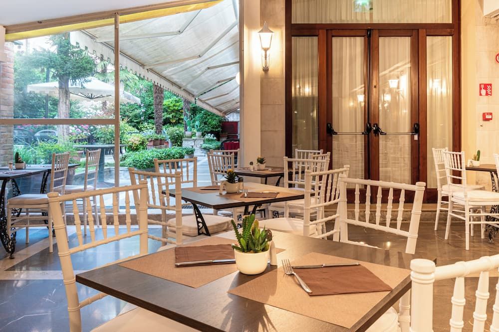 מסעדה תמונה