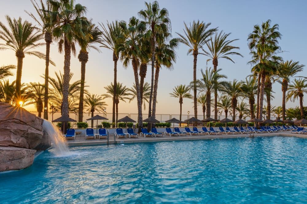 בריכה תמונה