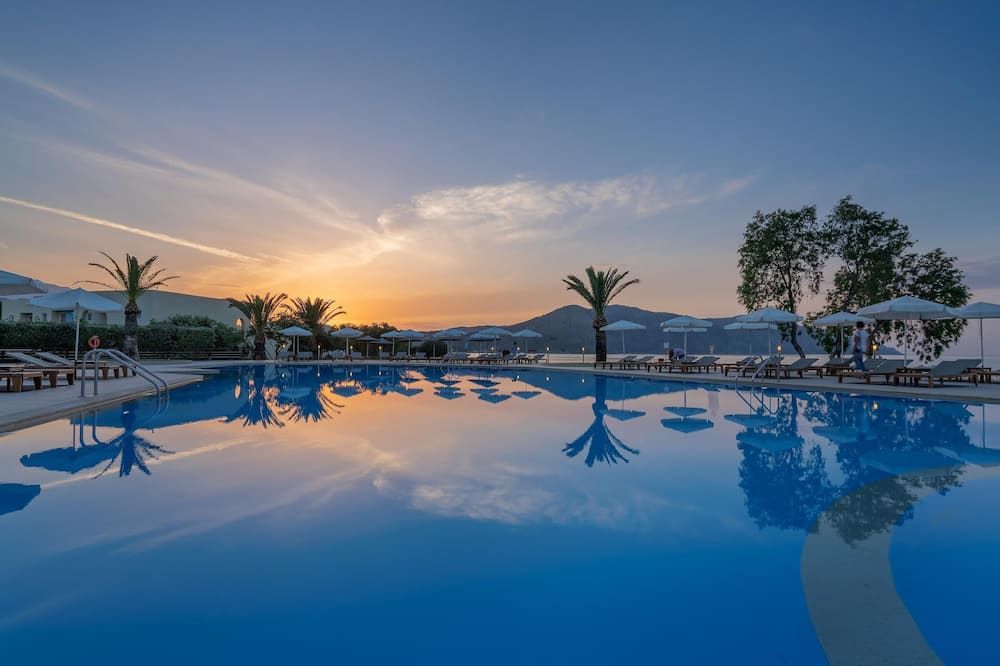 בריכה תמונה