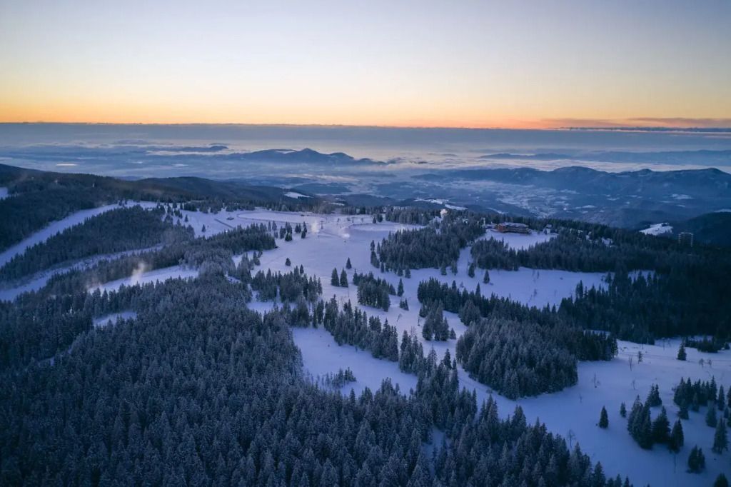 נוף חיצוני תמונה