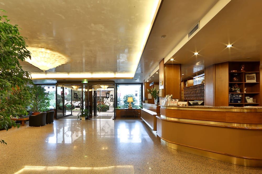 דלפק קבלה תמונה