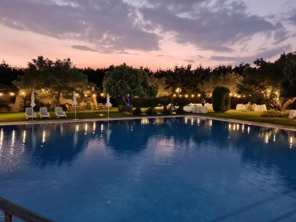 בריכה תמונה