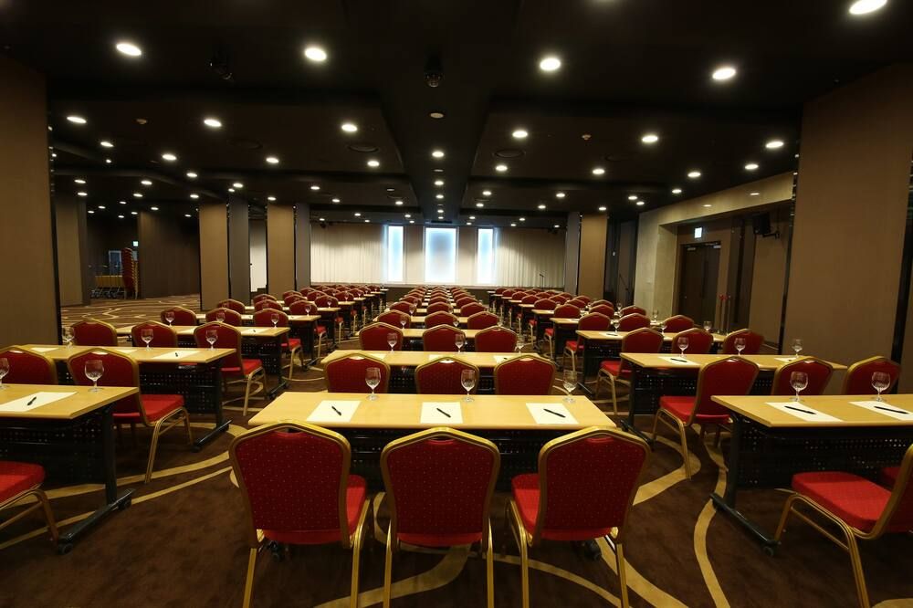 חדר ישיבות