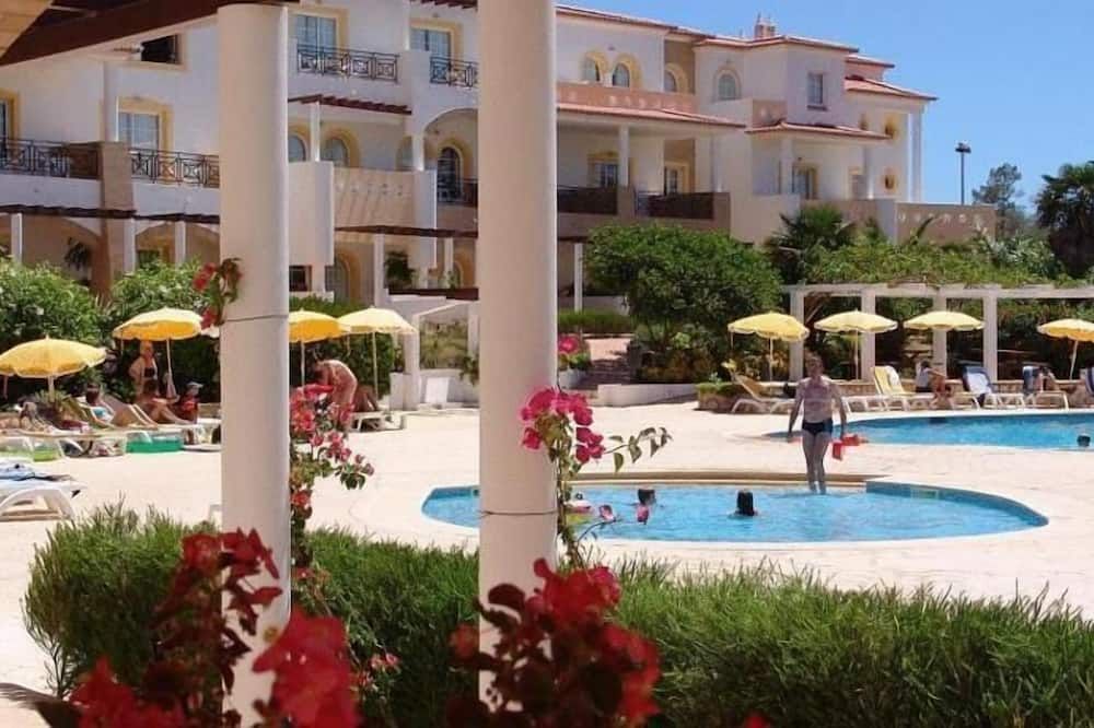 בריכה תמונה