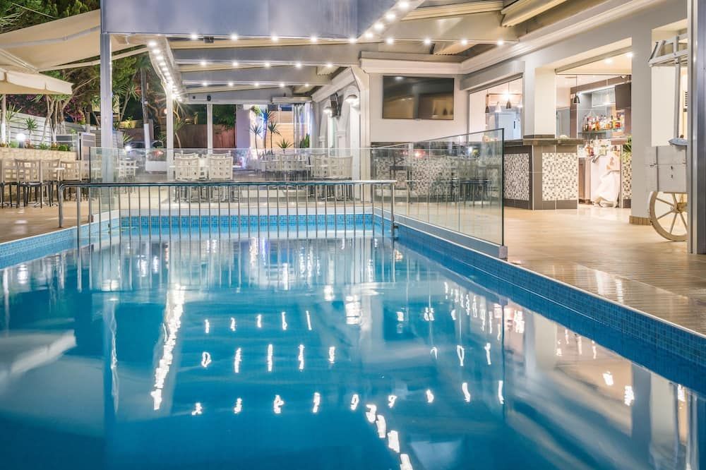 בריכה תמונה