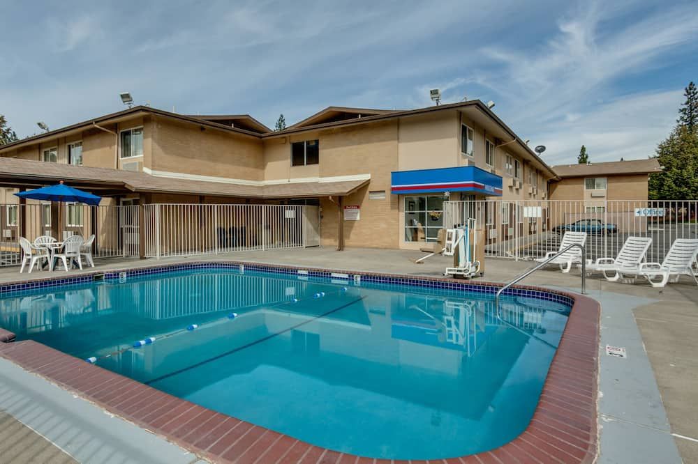 בריכה תמונה