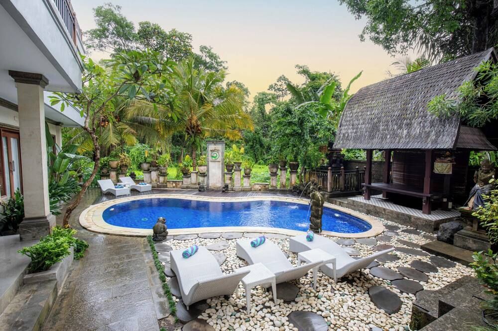 בריכה תמונה