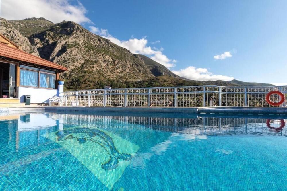 בריכה תמונה