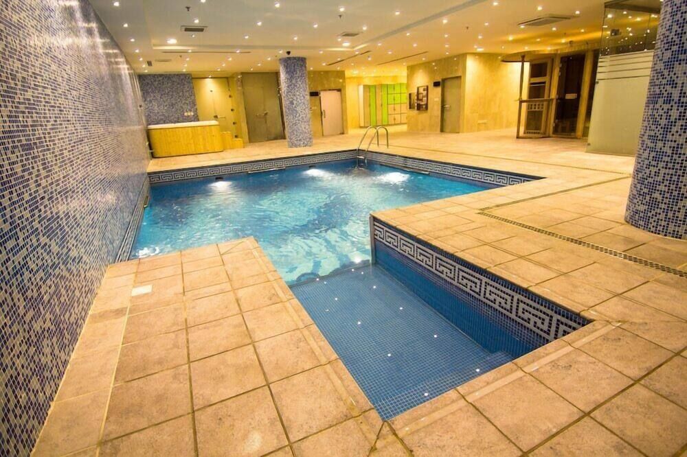 בריכה תמונה