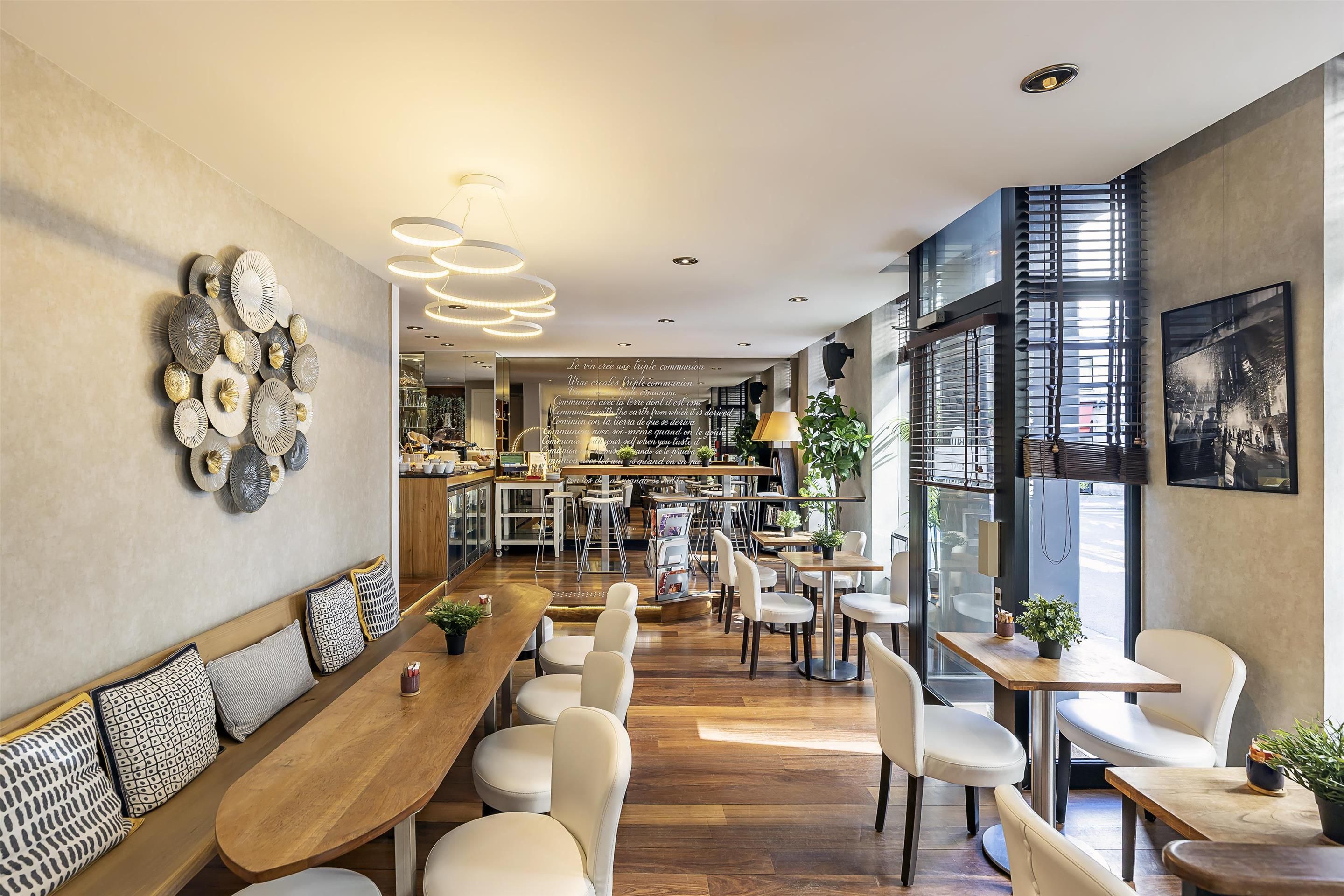 מסעדה תמונה