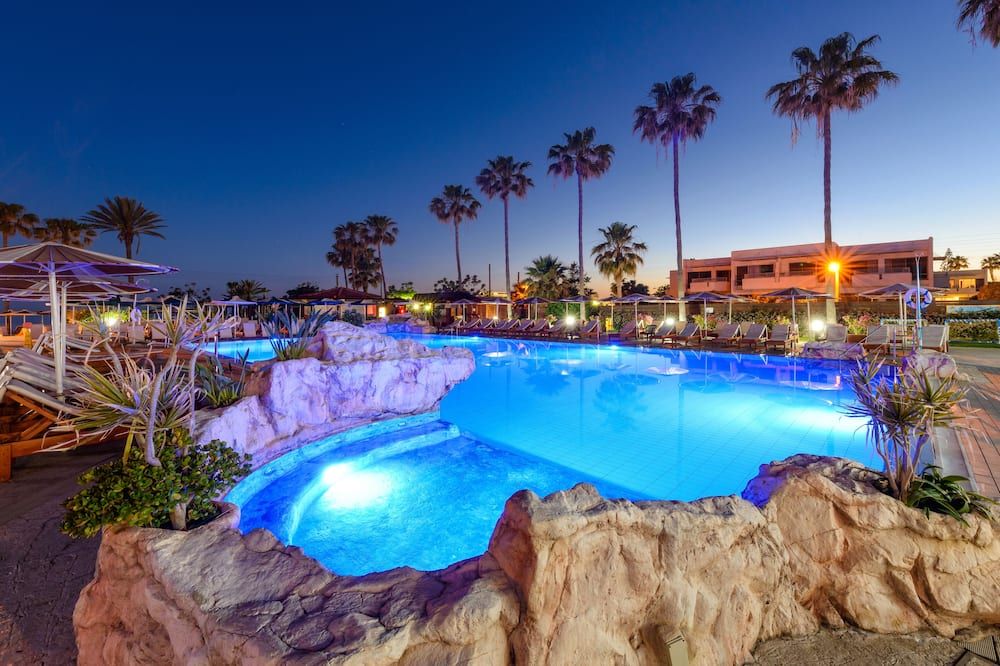 בריכה תמונה