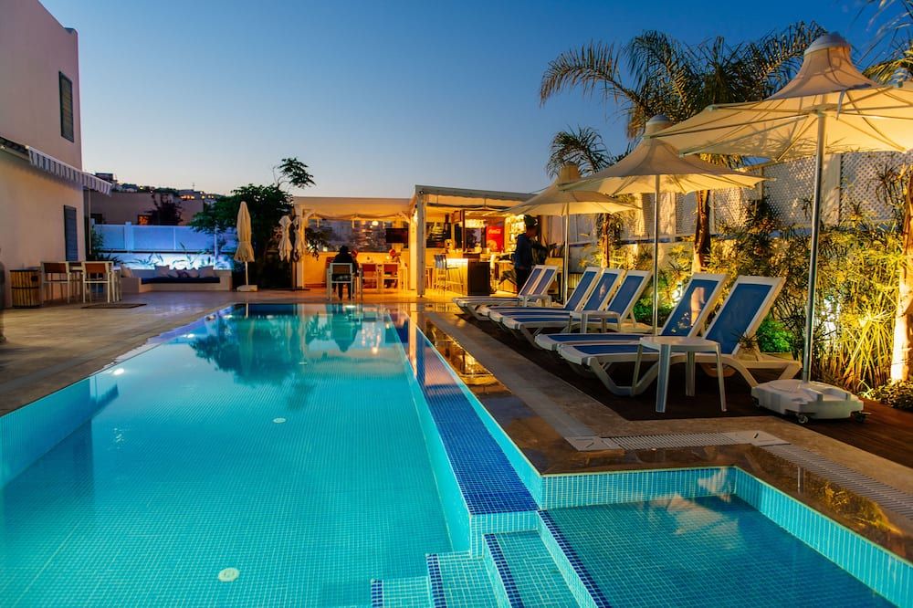 בריכה תמונה