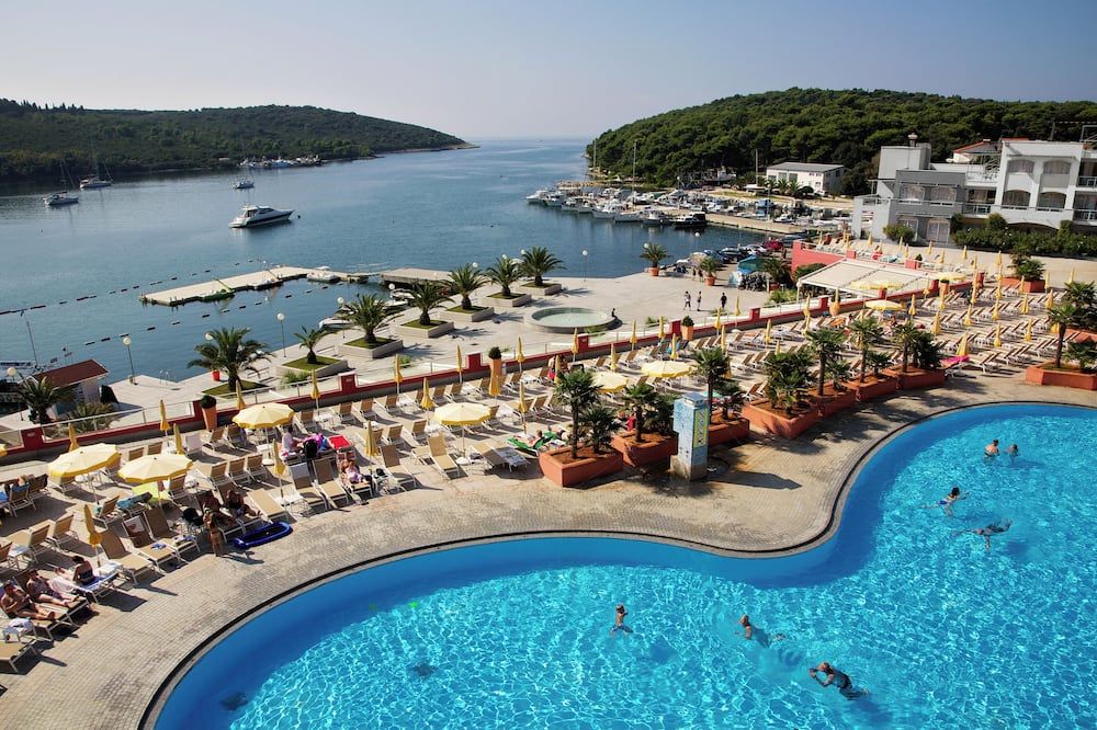 בריכה תמונה