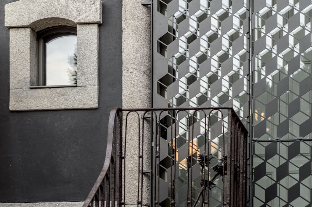 אחר