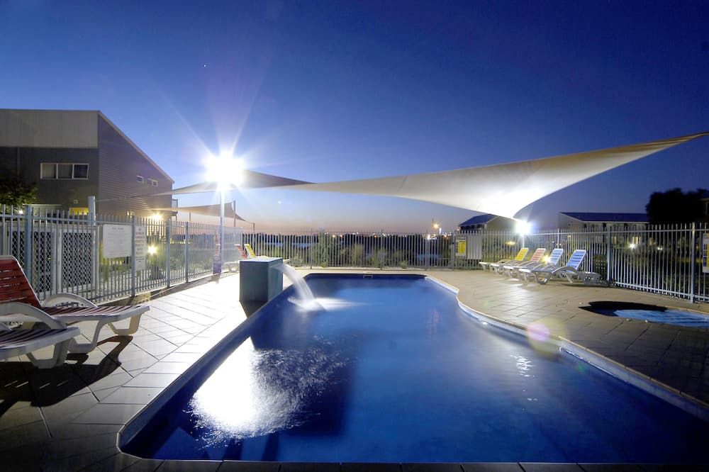 בריכה תמונה