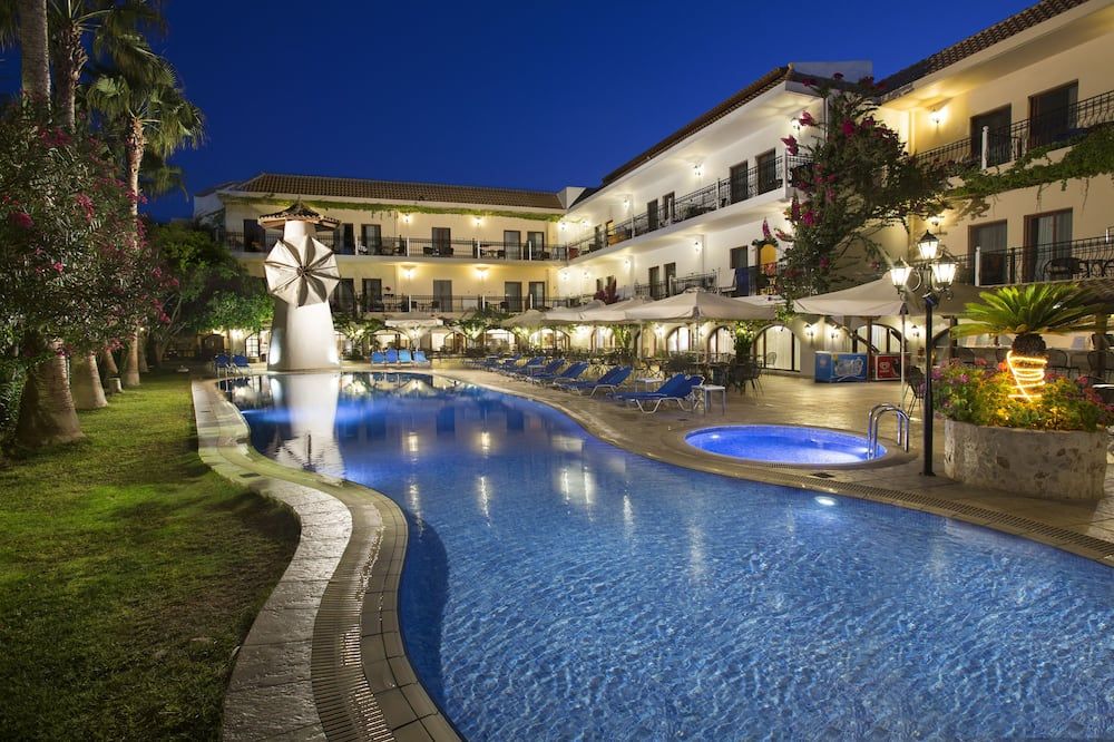 בריכה תמונה