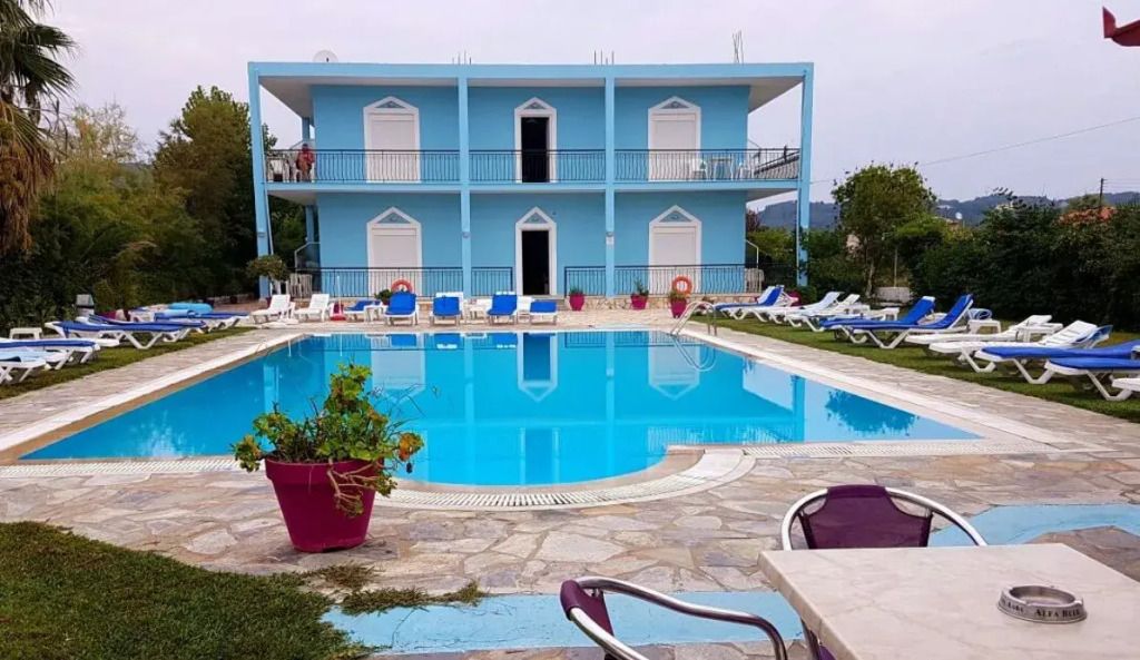 בריכה תמונה