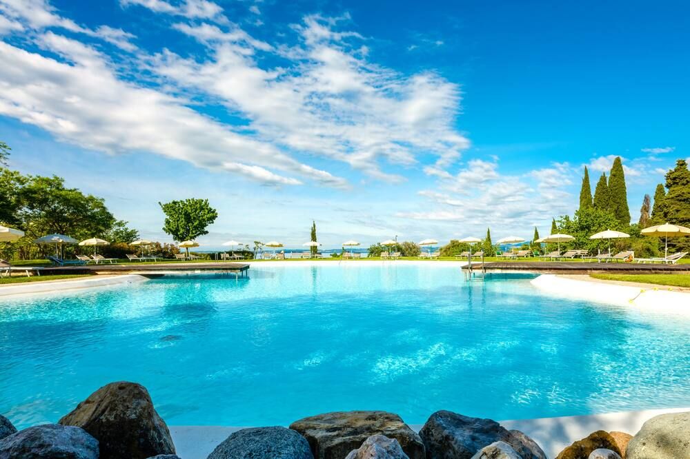 בריכה תמונה