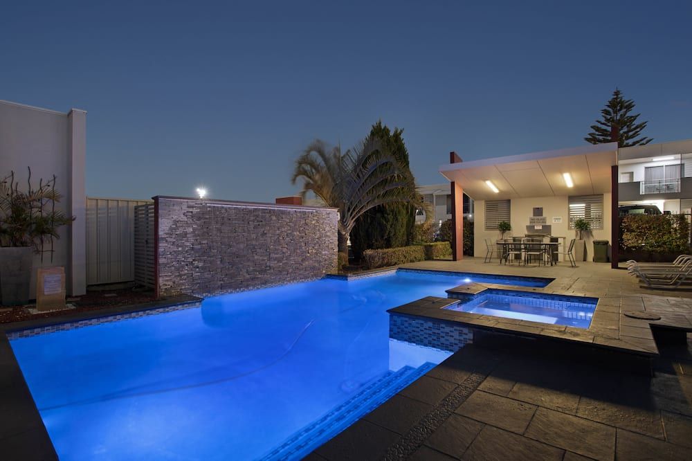 בריכה תמונה