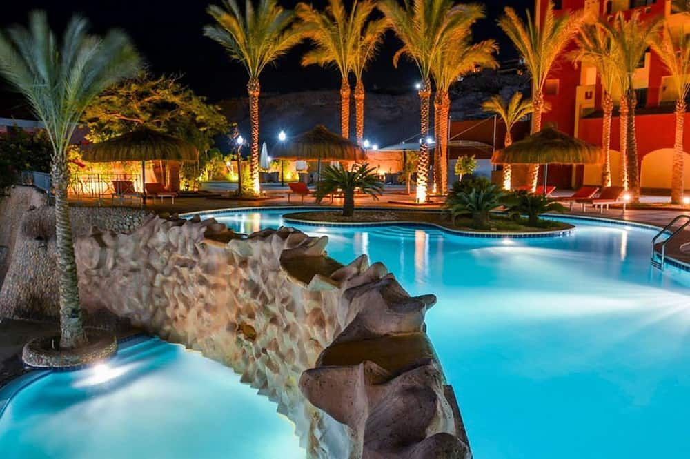 בריכה תמונה