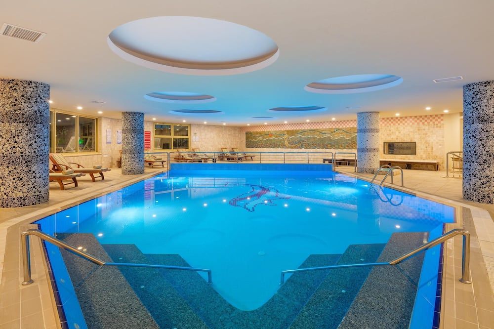 בריכה תמונה