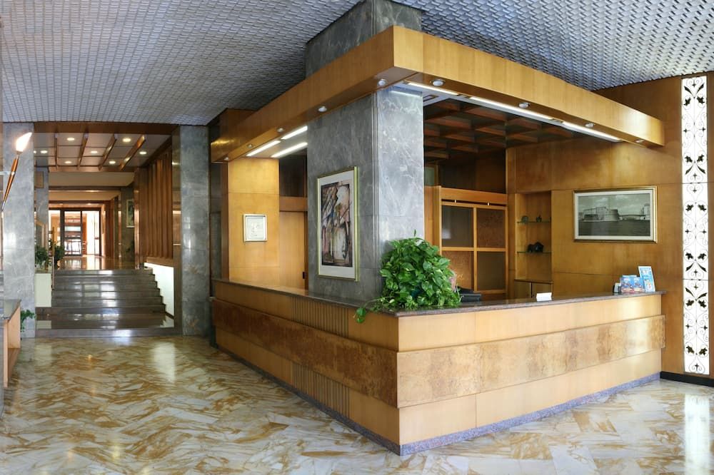 דלפק קבלה תמונה