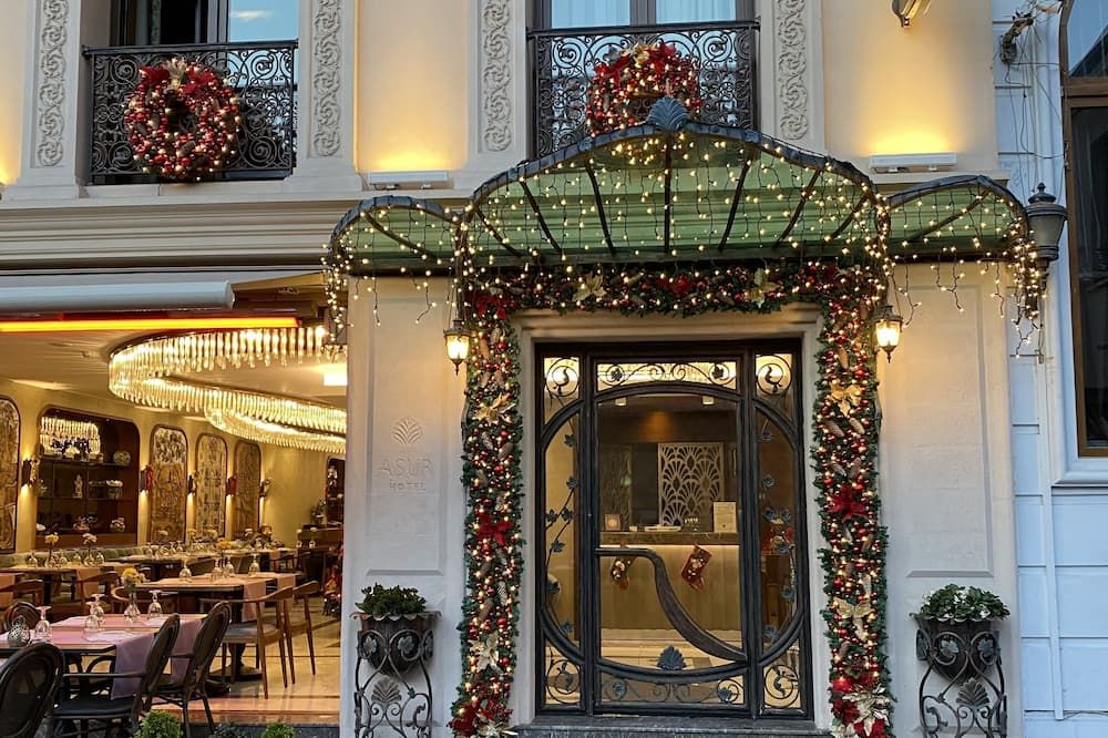 כניסה למלון תמונה