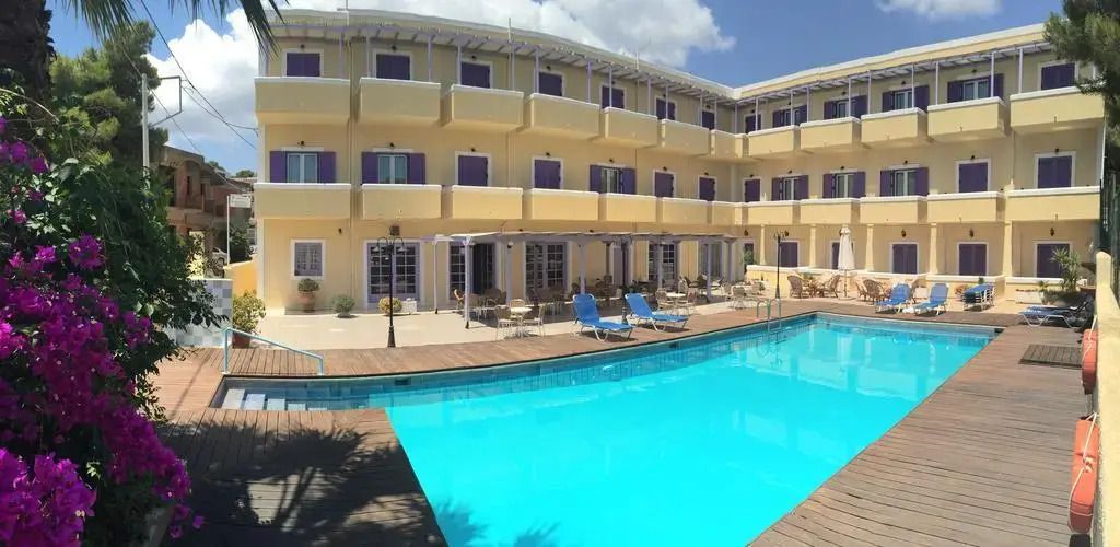 בריכה תמונה