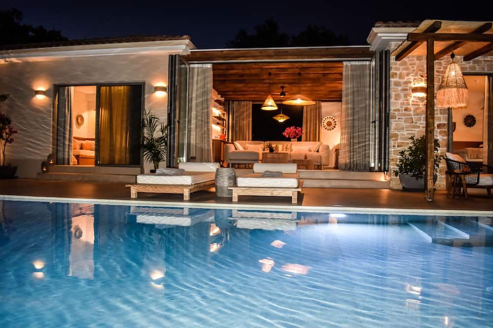 בריכה תמונה