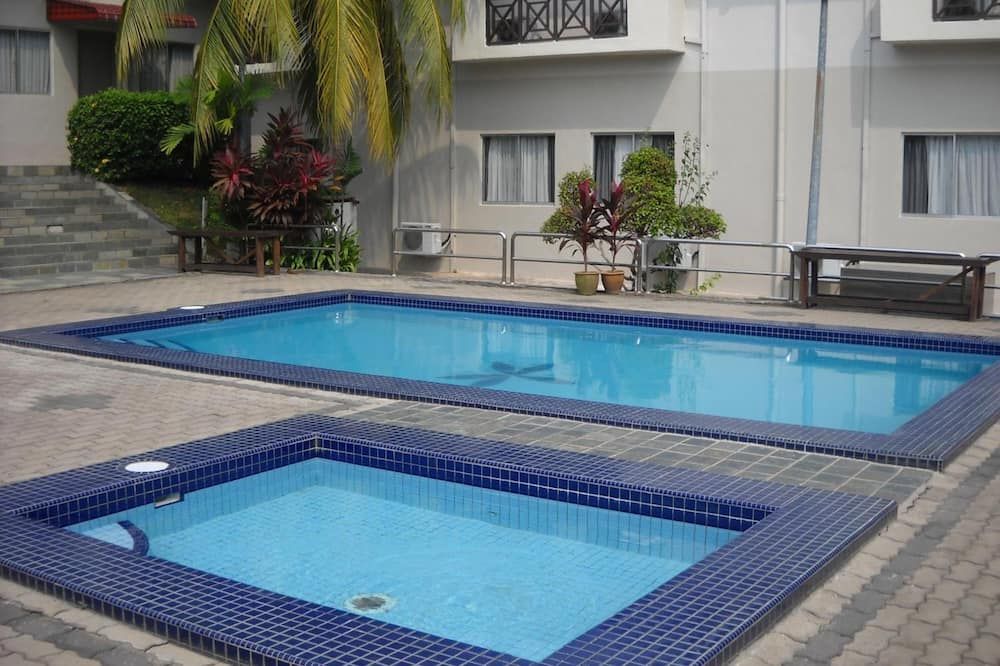 בריכה תמונה