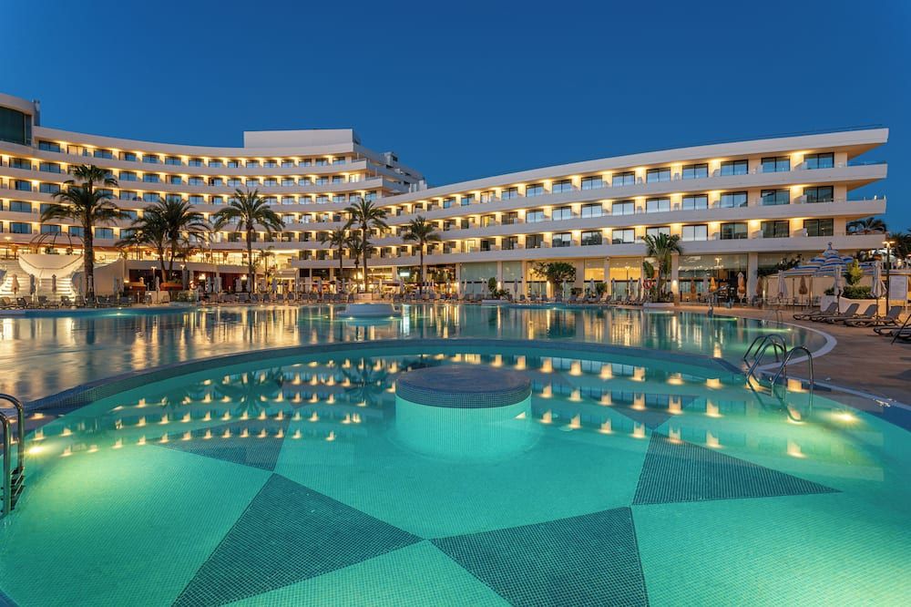 בריכה תמונה