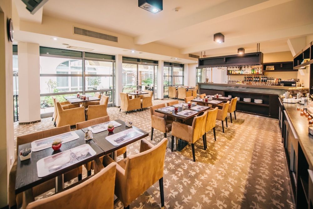 מסעדה תמונה